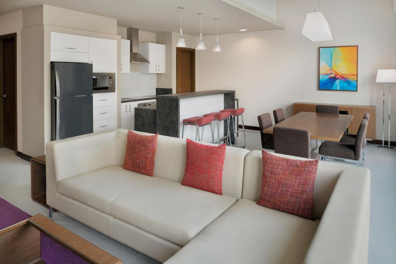 Delta Hotels By Marriott City Center Ντόχα Εξωτερικό φωτογραφία A typical apartment interior