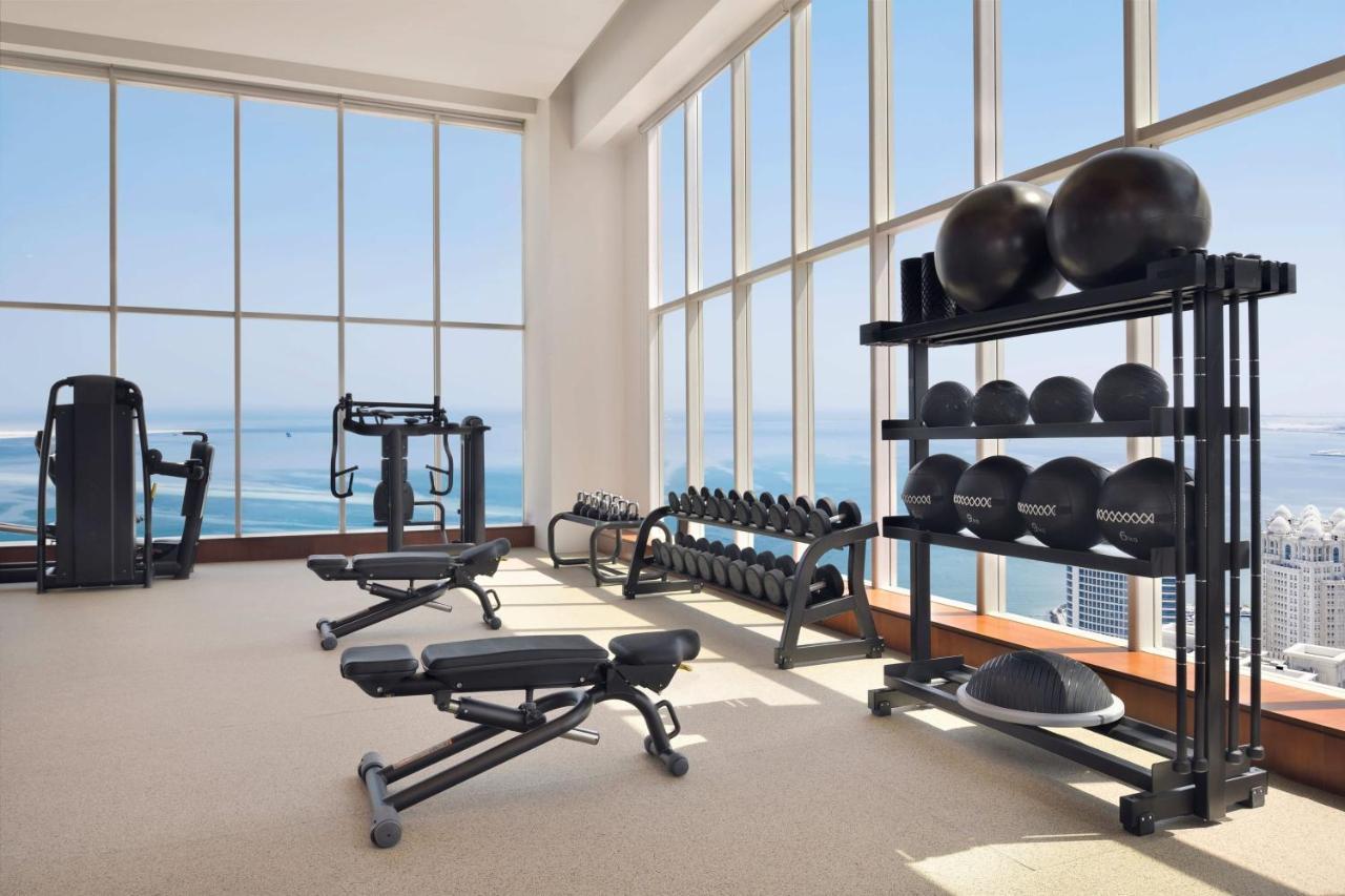 Delta Hotels By Marriott City Center Ντόχα Εξωτερικό φωτογραφία The gym at the Westin Dubai