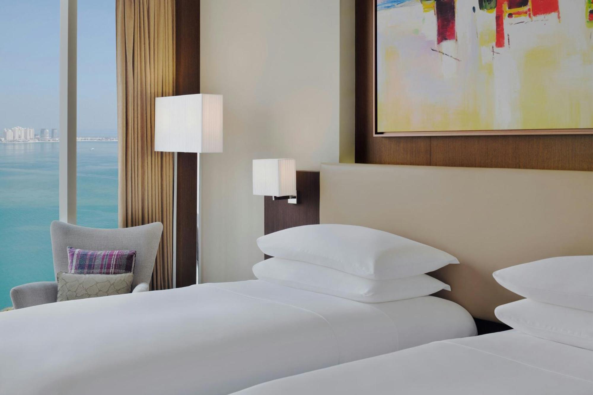 Delta Hotels By Marriott City Center Ντόχα Εξωτερικό φωτογραφία A guest room at the hotel